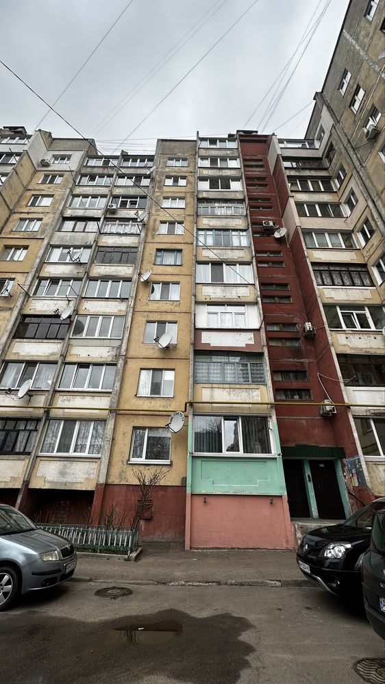 Продається 4кім квартира на Червоному провулку
