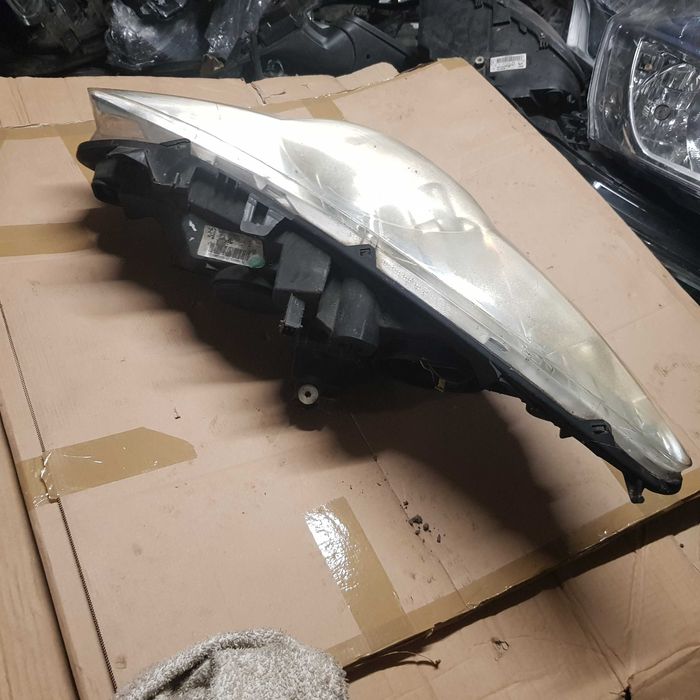 lampa przód Peugeot 307 lift