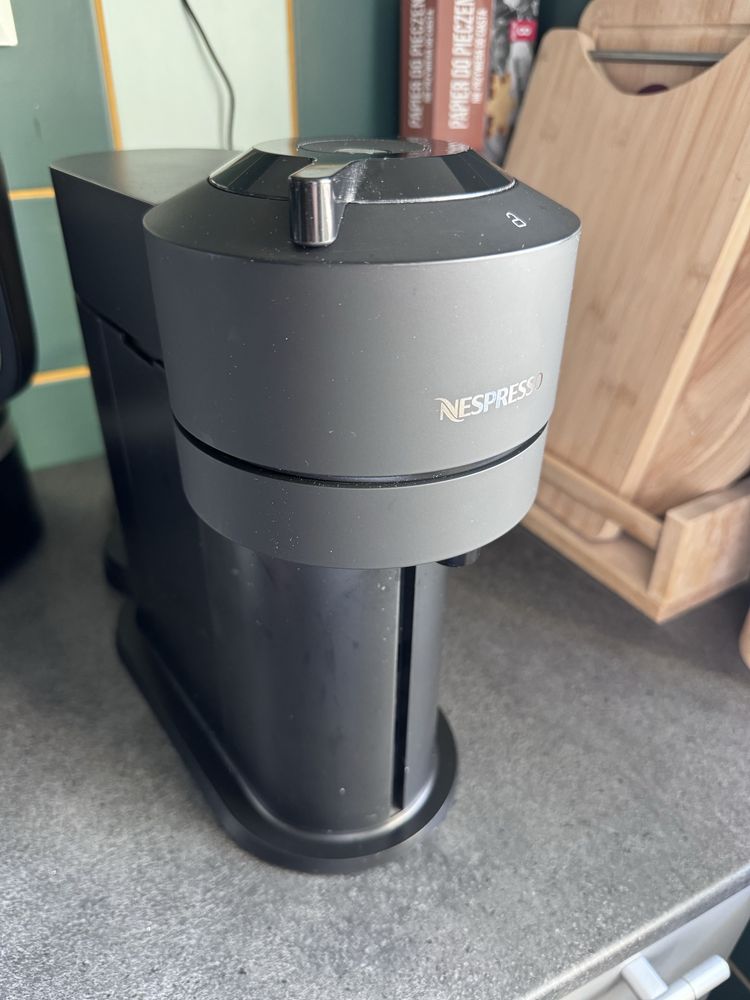 Ekspres na kapsulki nespresso