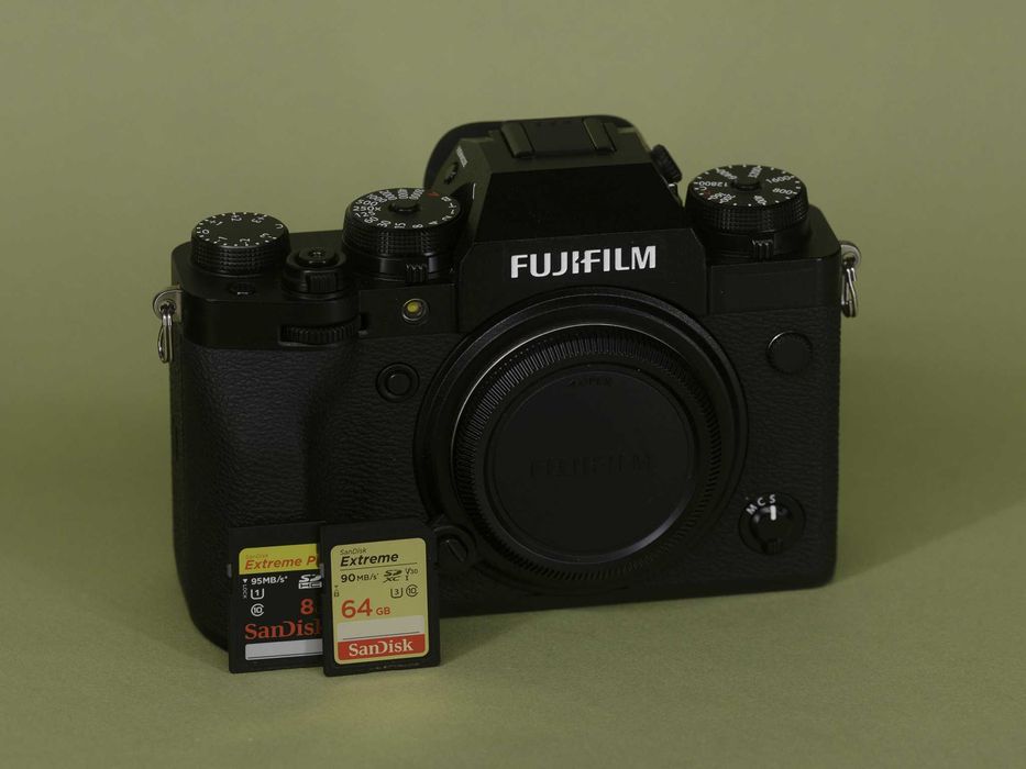 Fuji X-T4 Black Edition. Stan BDB.