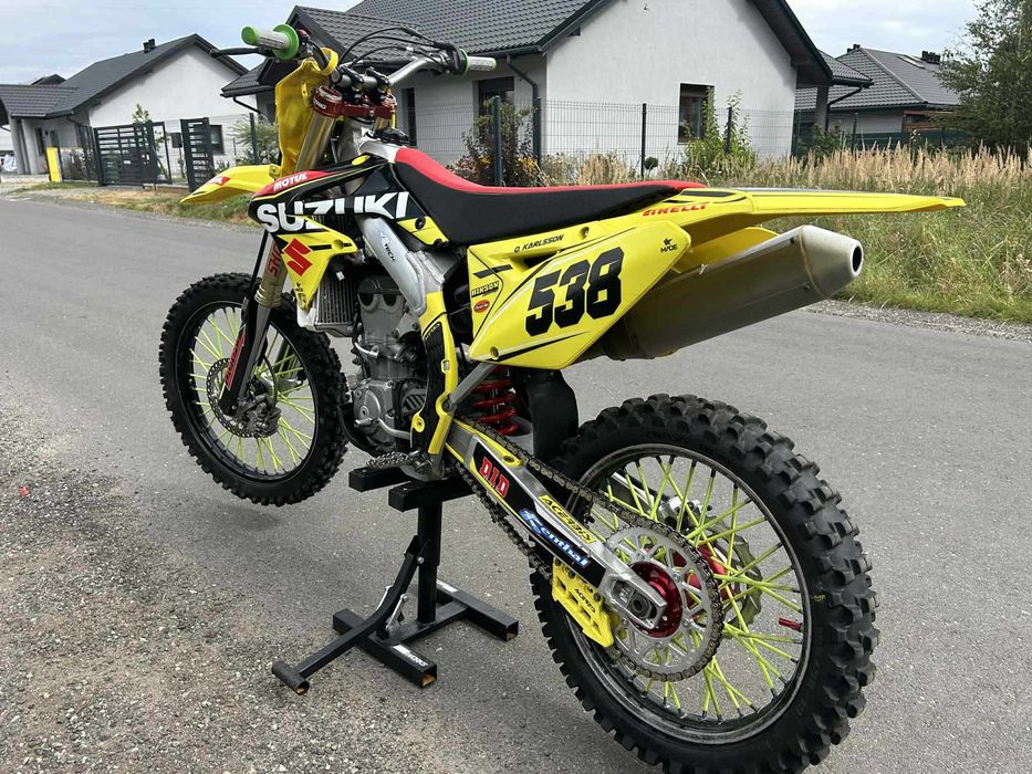 Suzuki RMZ 450 z 2013 roku z transportem.