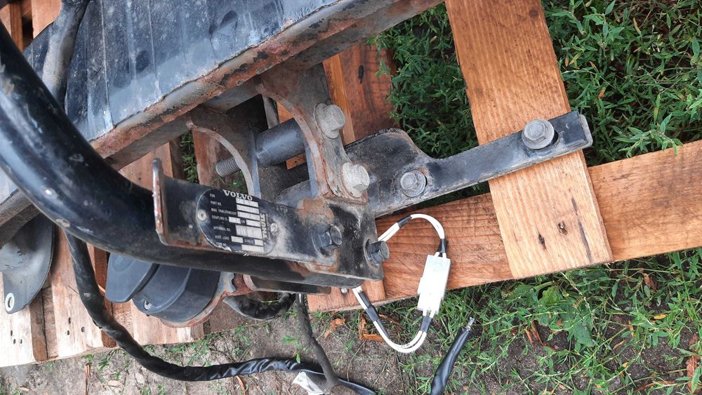 hak holowniczy VOLVO V50  kombi   oryginał
