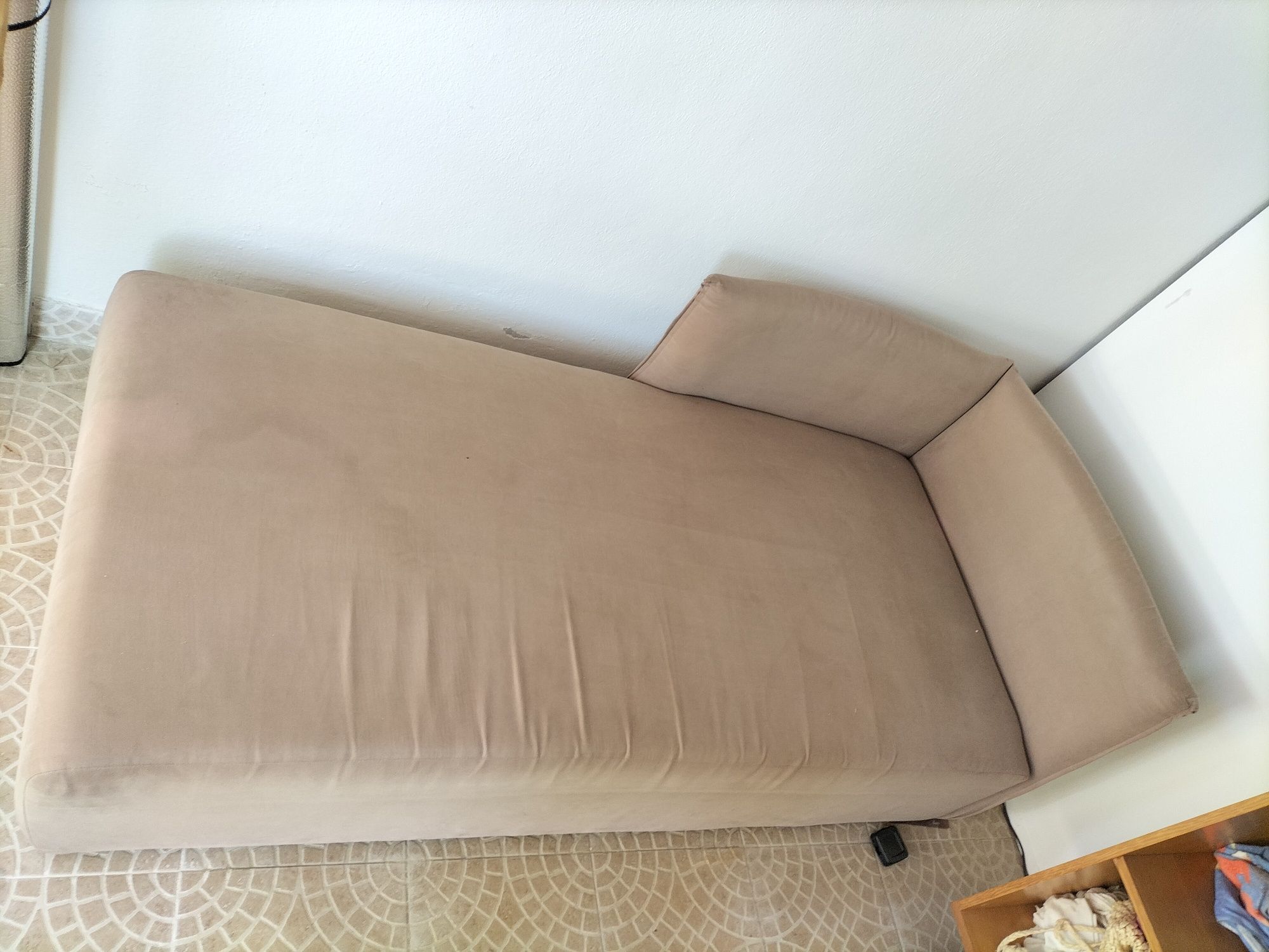 Sofá três lugares chaise long