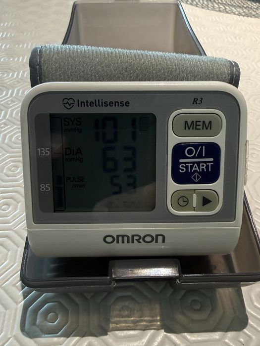 OMORON RS3 aparelho tensão