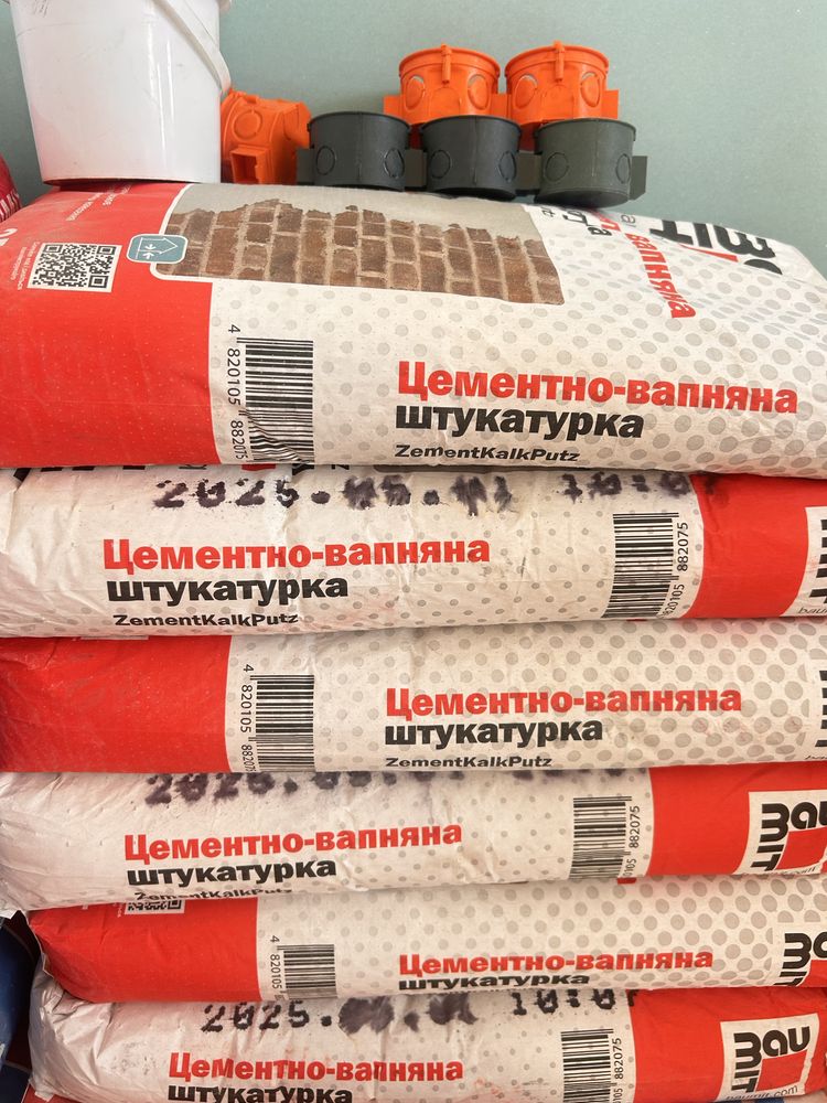 цементно-вапняну штукатурку Baumit KalkZementPutz