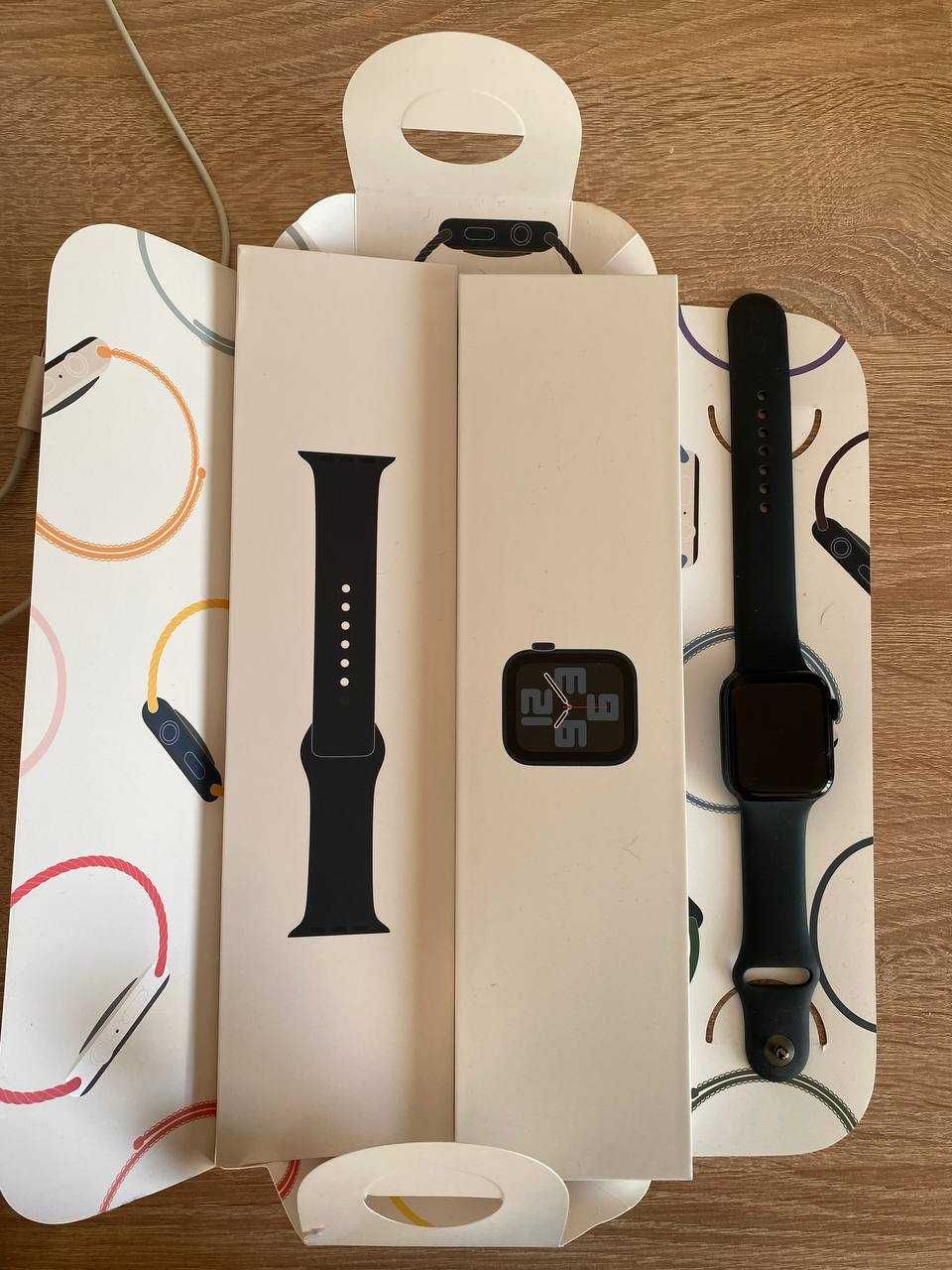 Продаю Apple Watch SE 2 44mm Space Gray