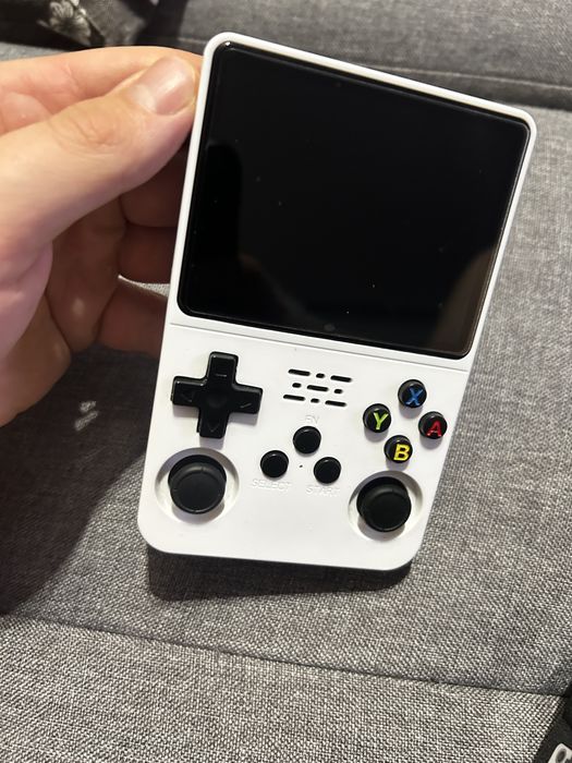 Retro konsola R36S - Pokémon, GTA, Mario, God Of War