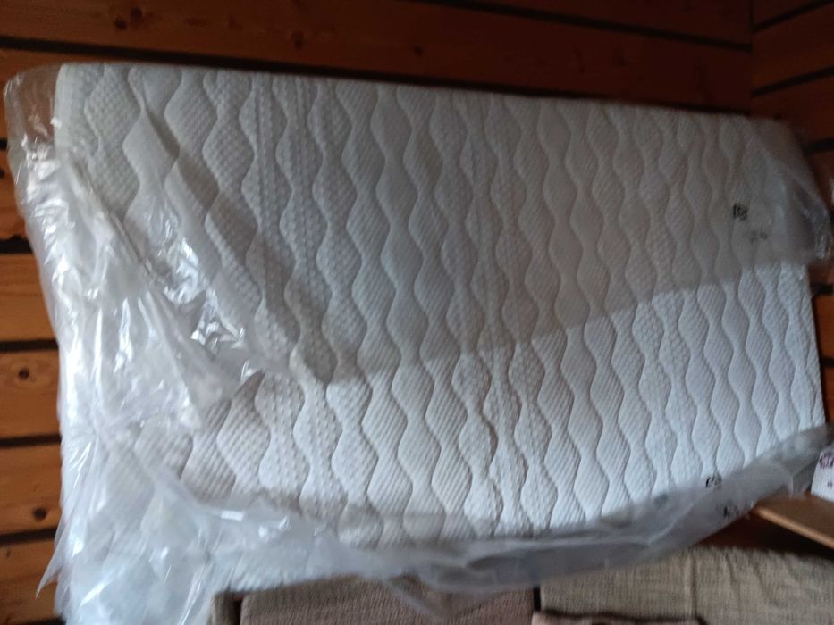 Materac Hilding 140x200 - nowy