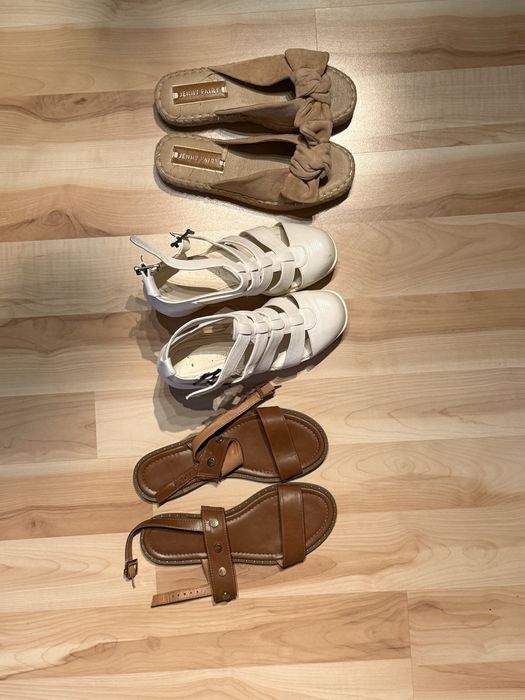 Oddam 3 pary butów rozm. 38 i 2 kapelusze