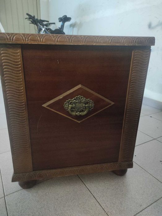 Arca em Madeira Antiga