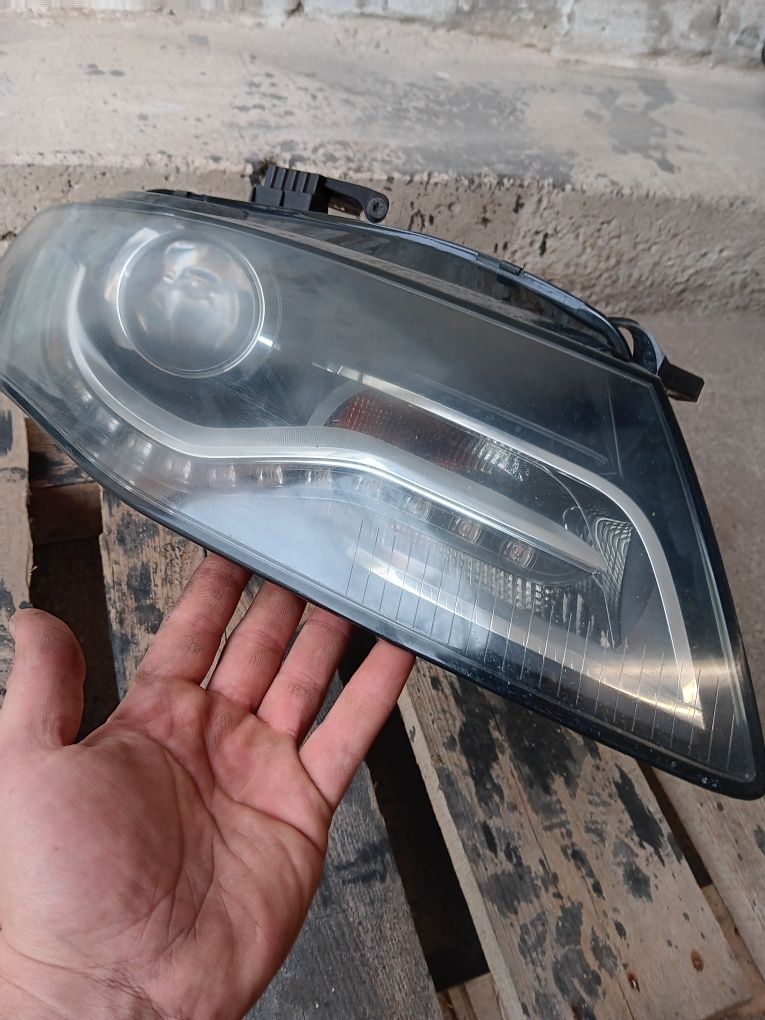 Lampa Prawa Audi A4 B8 8K Bi-xenon