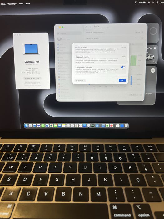 Macbook air M3 13'' - 8GB RAM & 256 SSD