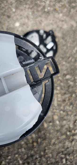 Ємблема Nissan Leaf 628906WK5B/5D Эмблема с подсветкой