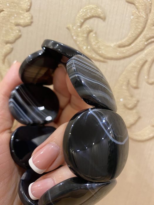 Шикарный браслет из натурального камня черного агата.