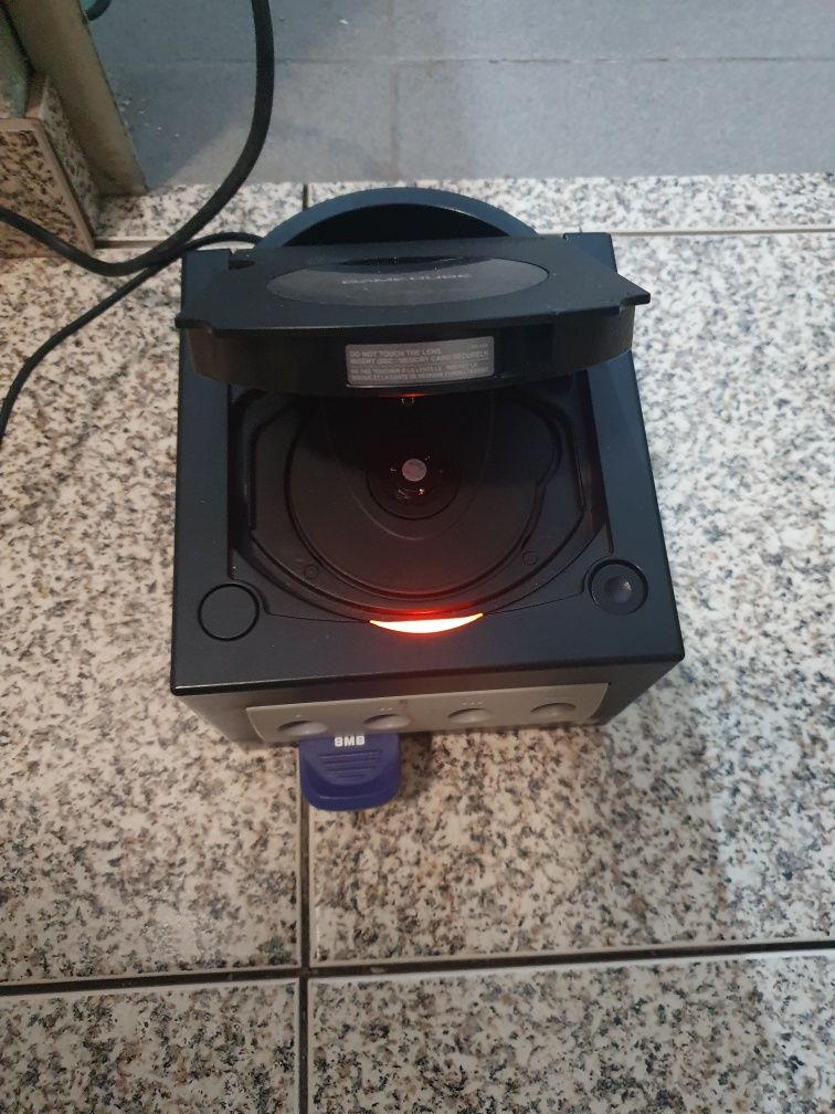 Game cube + comando + cartões de memória