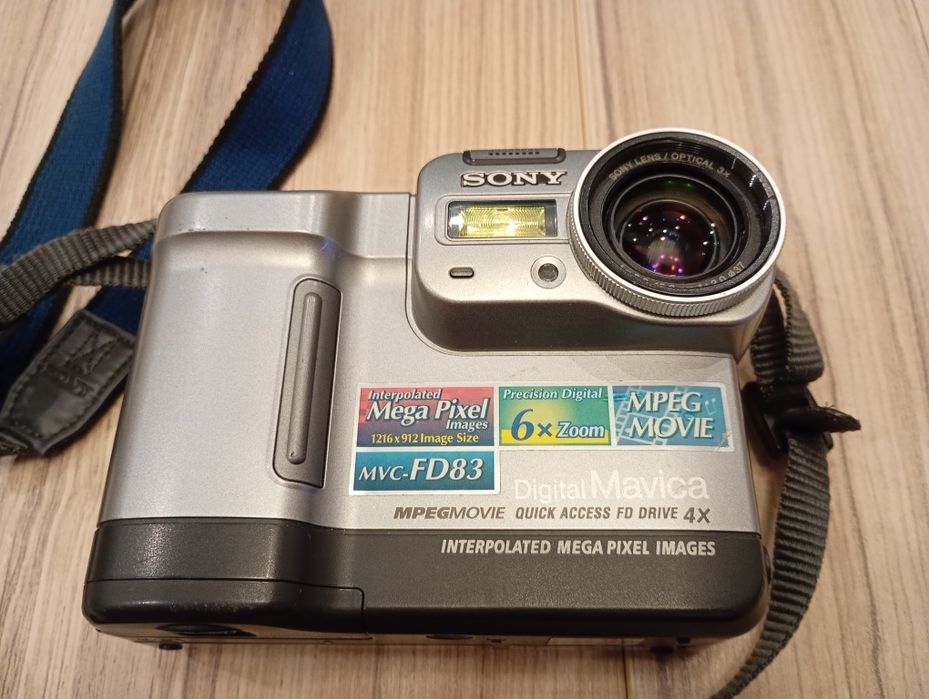 aparat cyfrowy retro SONY MAVICA MVC-FD83 na dyskietki 1,44mb