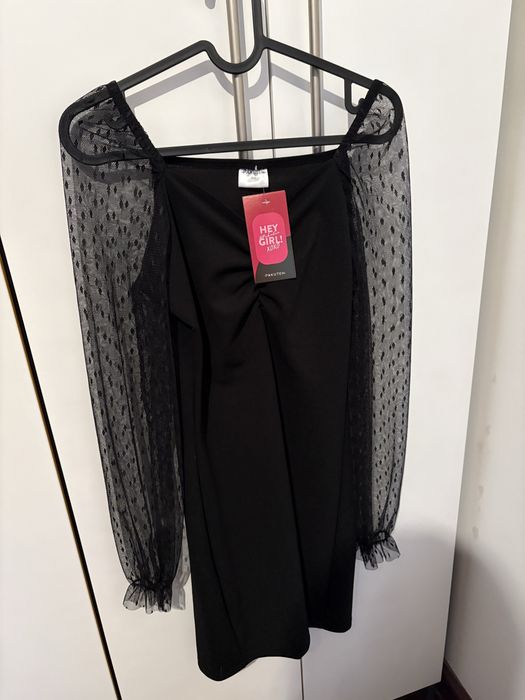 Czarna przylegająca sukienka NOWA