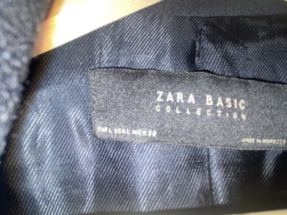 Casaco azul escuro marca Zara
