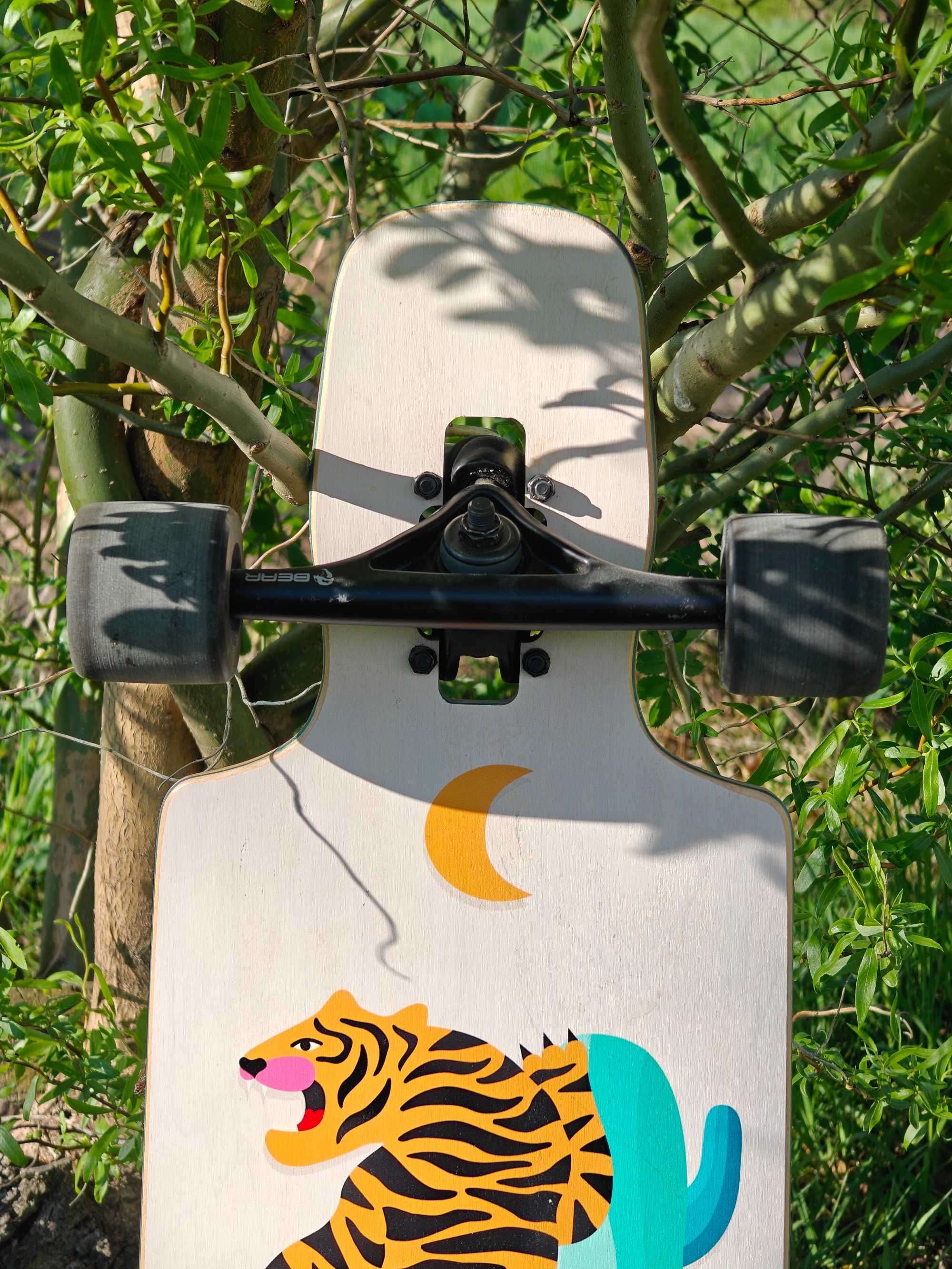 Landyachtz Drop Carve Desert Tiger 40 - longboard