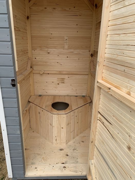 Туалет деревяний, дачний туалет, виходок