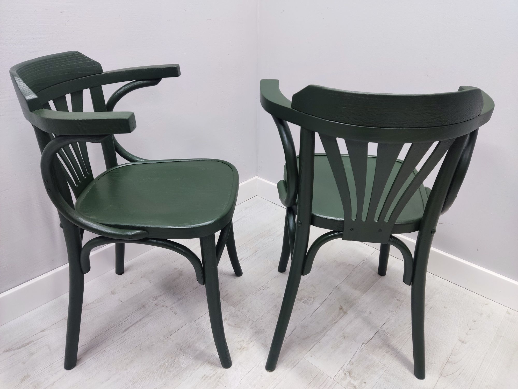 Thonet Wachlarz z podłokietnikiem Boho RAL 6009