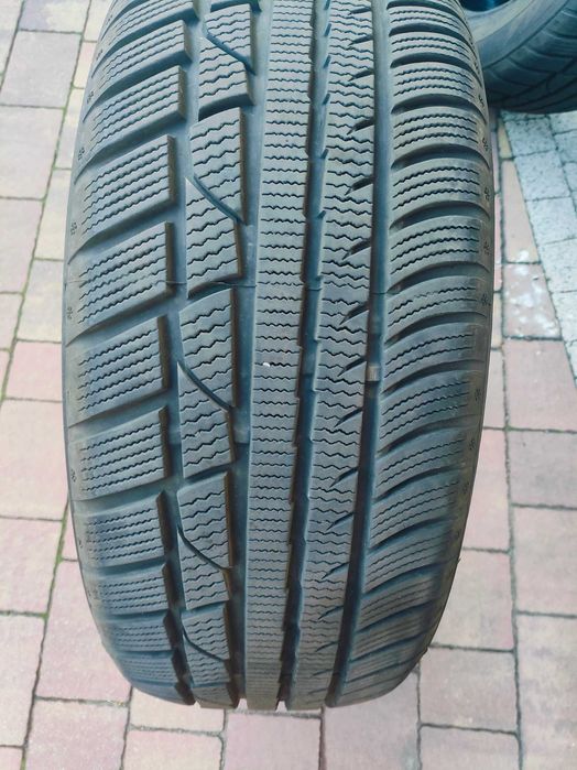 Opony zimowe 235/55 R18 Ładny bieżnik