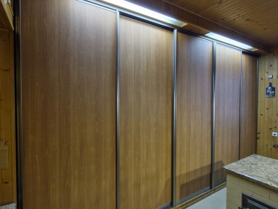 Szafa typu Komandor 4,27m wys. 2,48m