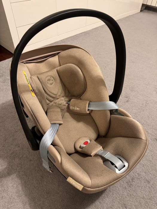 Cybex Cloud T i-Size Cozy Beige + isofix + adaptadores Melio