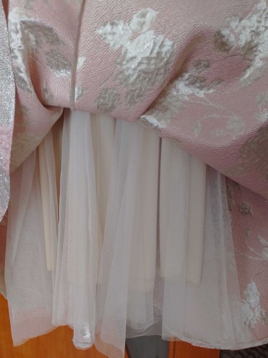 Нарядное необычайной красоты платье