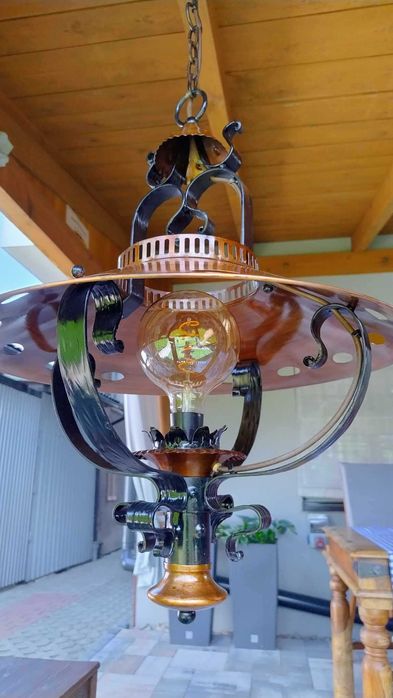 Miedziana lampa wisząca rustykalna