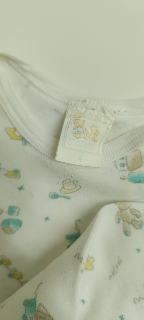2 bodys de manga comprida para bebé.. usados. 4 meses
