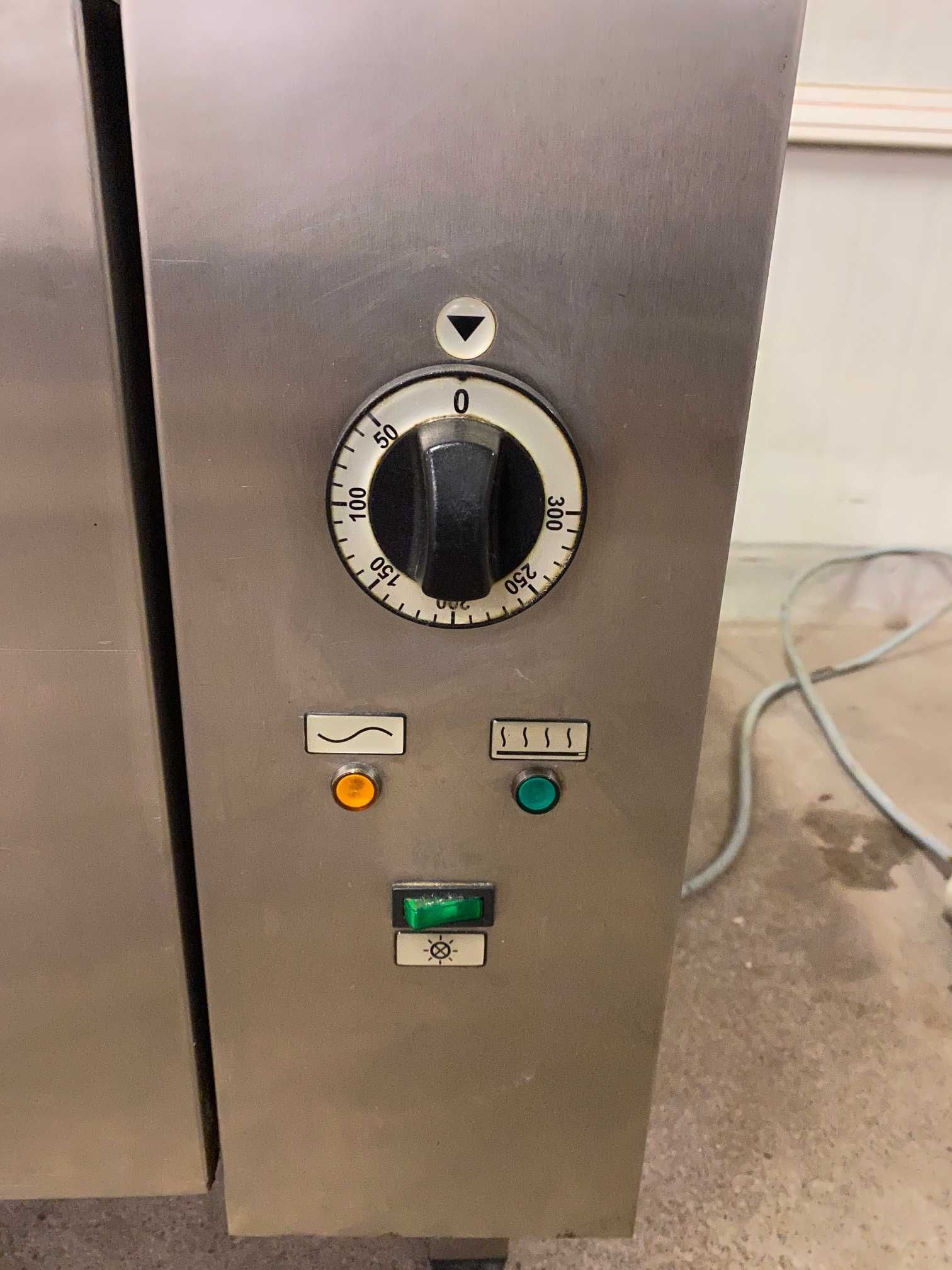 Kuchnia elektryczna z piekarnikiem elektrycznym Kromet