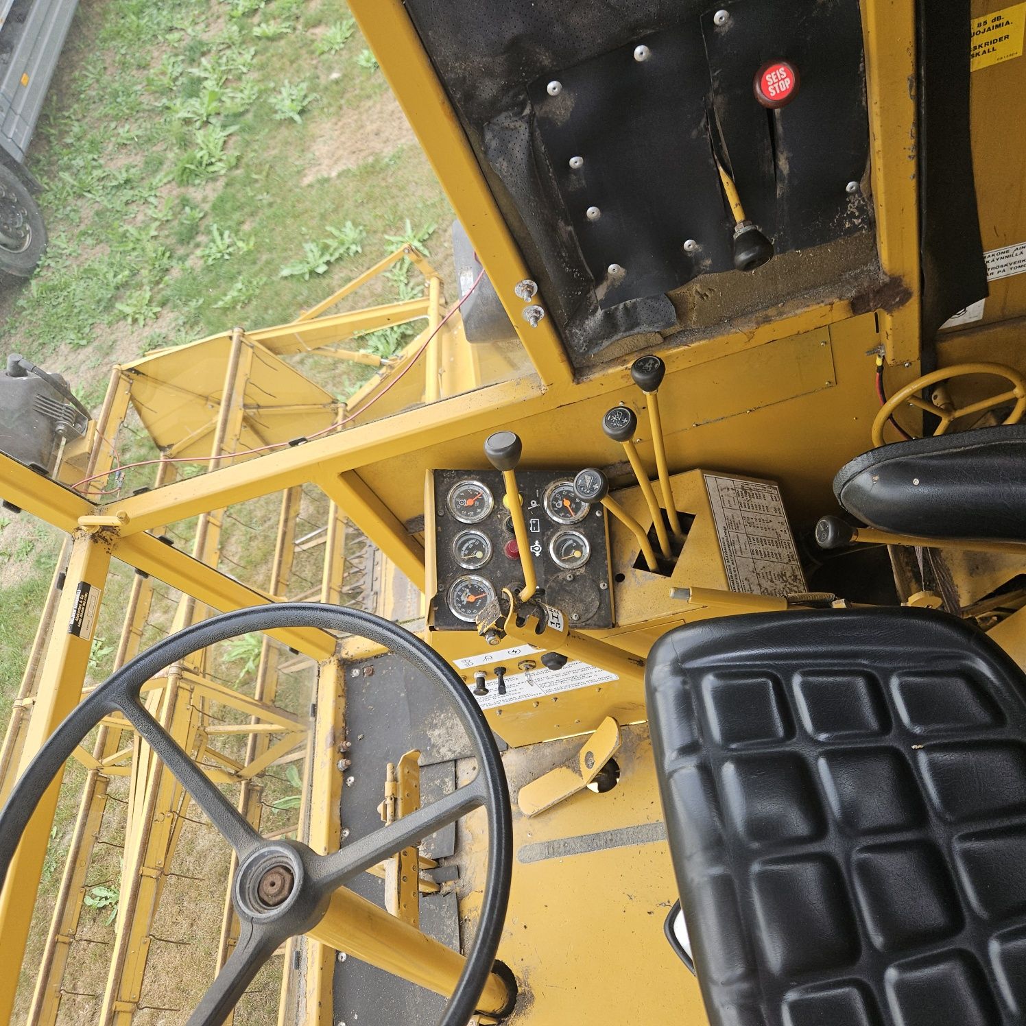 Комбайн зерно збиральний Sampo 600 680 з Фінляндії