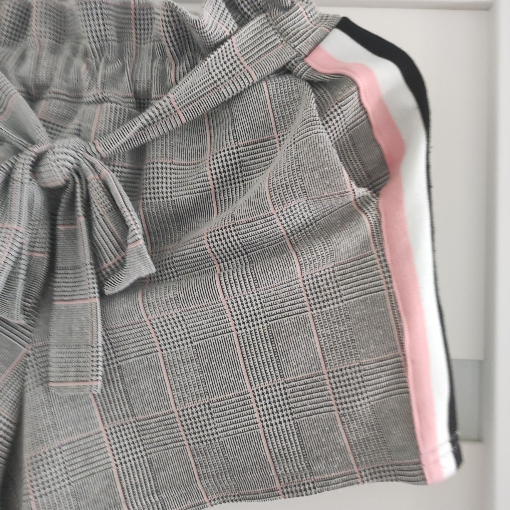 Sinsey krótkie eleganckie materiałowe spodenki w kratkę xs