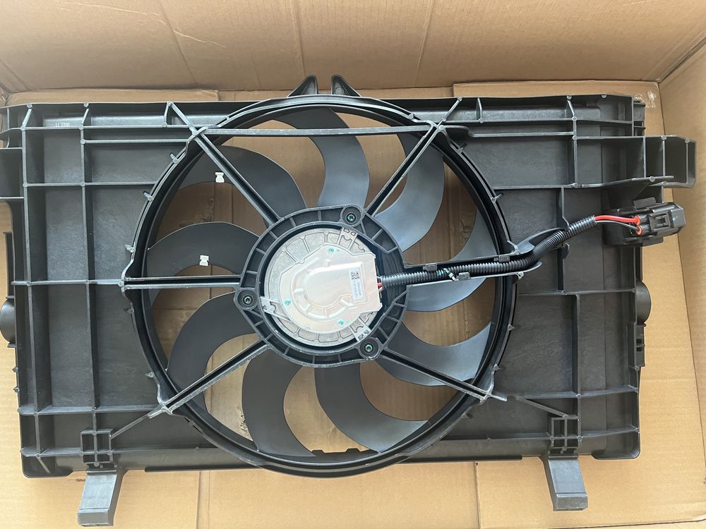 Тесла Y/3 радіатор і вентилятор