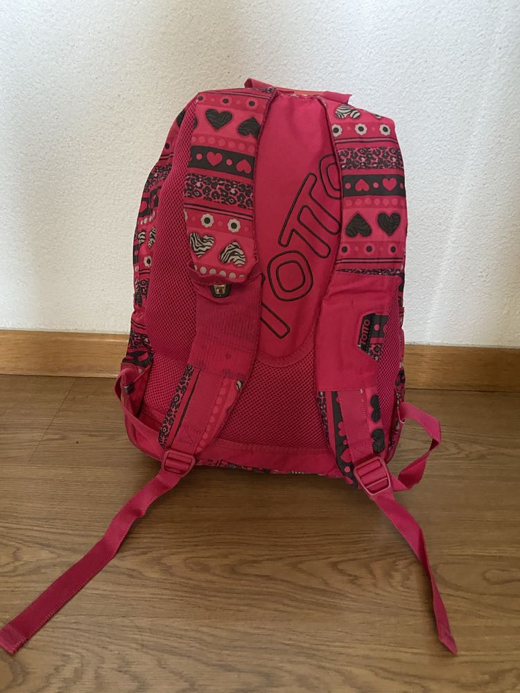 Mochila escolar Totto