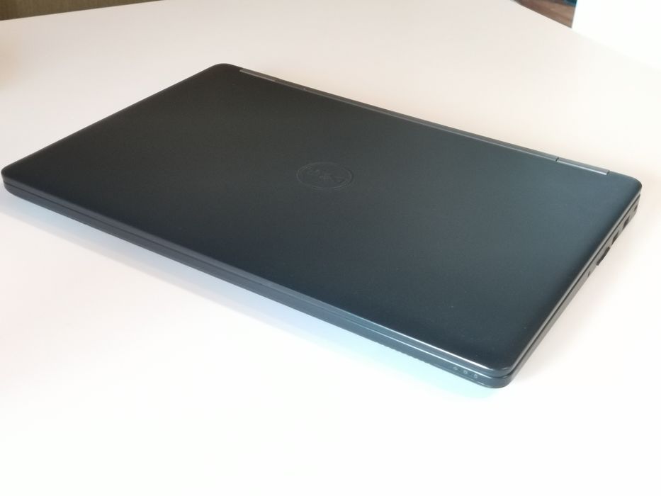 Dell lattitude E5570 i7 6820HQ 16gbDDR4 M370 1TB SSD IPS FHD