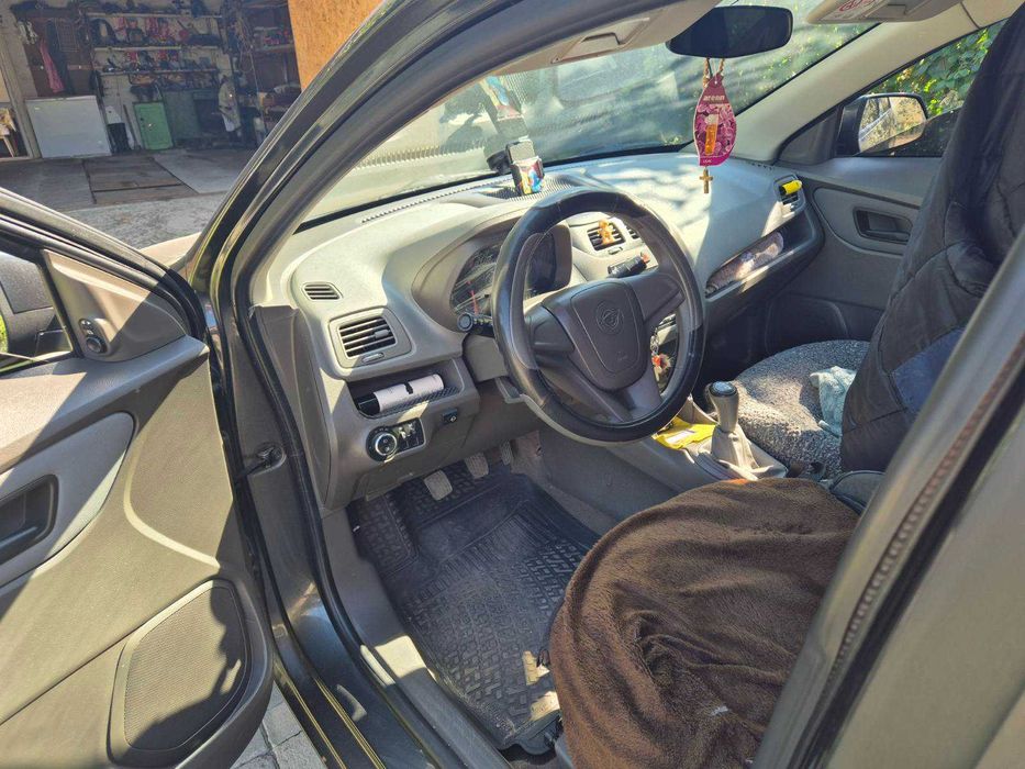 Легковий автомобіль RAVON4