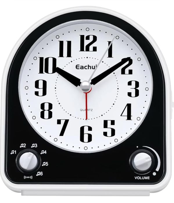Analogowy budzik z 7 dźwiękami alarmu
