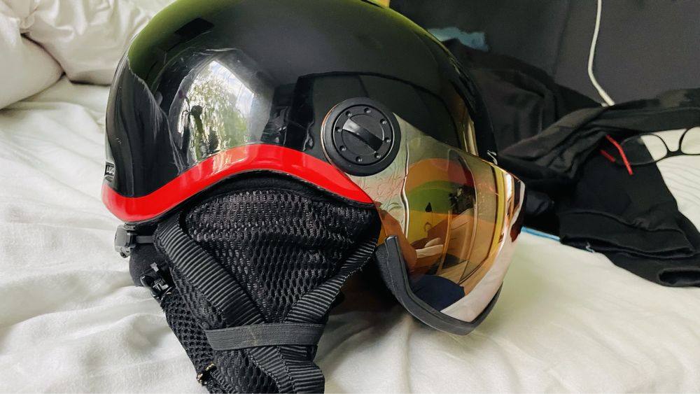 Kask narciarski z szybą Tecnopro