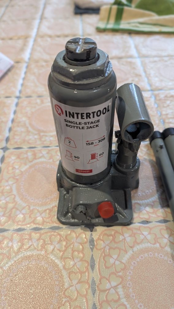 Домкрат гідравлічний 2т Intertool