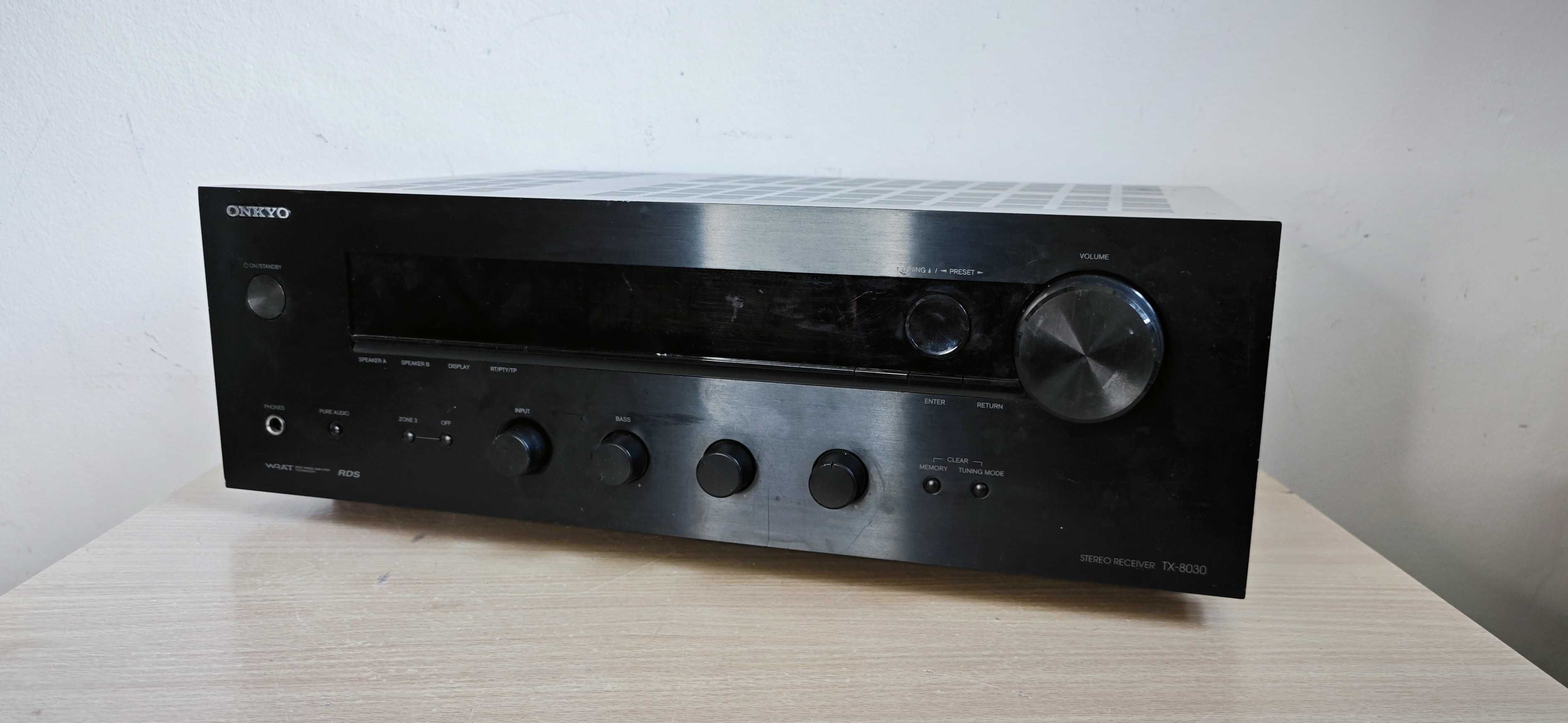 Amplituner stereo Onkyo TX-8030