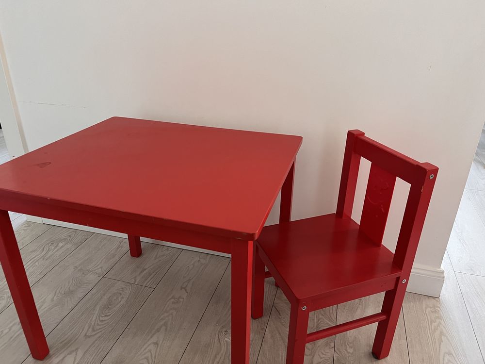 Stoliczek i krzeszlo ikea dla dziecka czerwony
