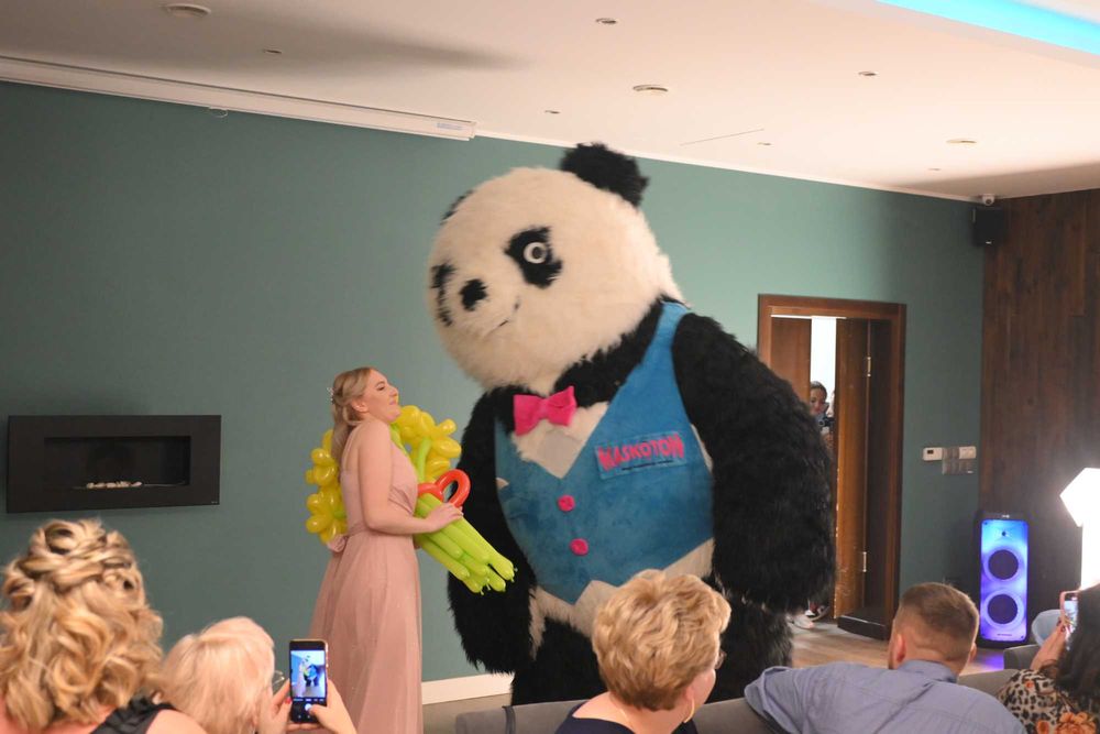 Wynajem maskotki XXL na 18-kę | Oryginalna niespodzianka | Gdynia