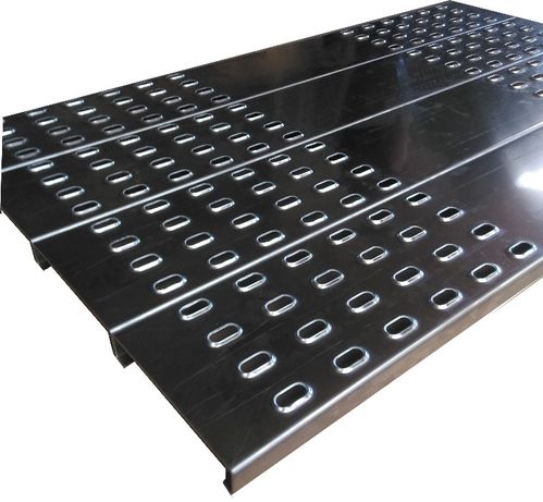 Panel aluminiowy podłgowy na lawetę najazd - TYPU LOHR