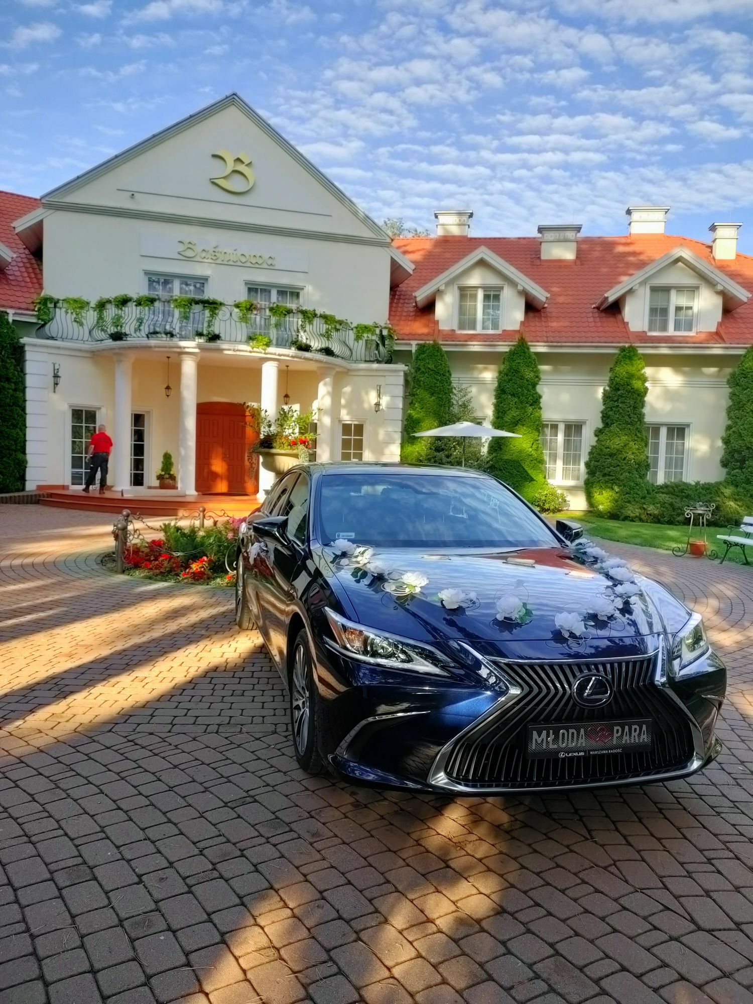 Auto/Samochód do ślubu/Wesele/Najnowsza limuzyna LEXUS ES 300H