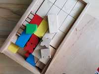 Набор деревянных кубиков в ящике. Материал - бук.