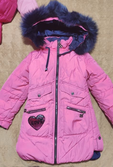 Зимова курточка на дівчинку. 122 розмір