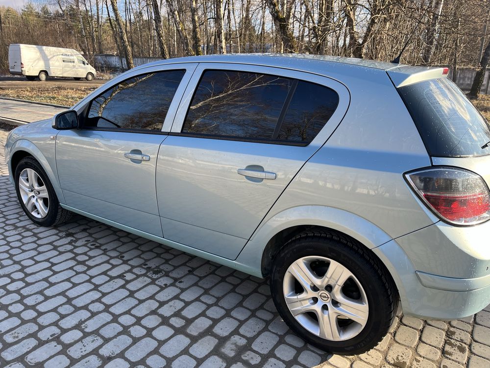 Opel Astra,2009,1,6,АКП
