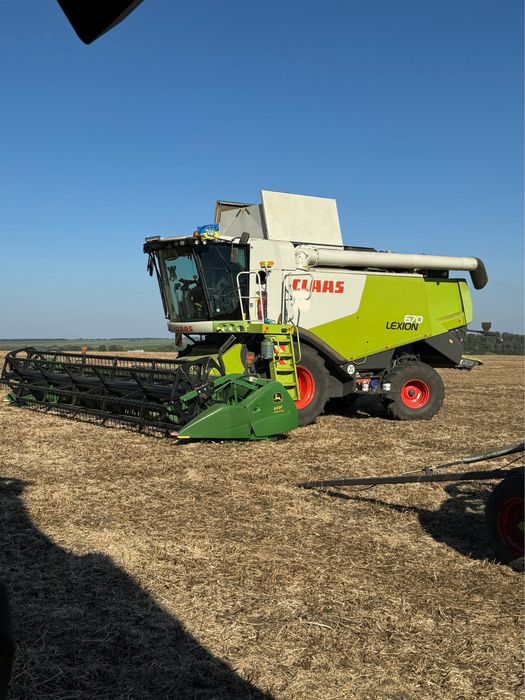 Послуги комбайна Послуги збирання врожаю сої, кукурудзи